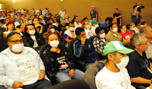 Waste pickers protest at a meeting about São Bernardo, São Paulo's installation of an incinerator. Credit: MNCR.