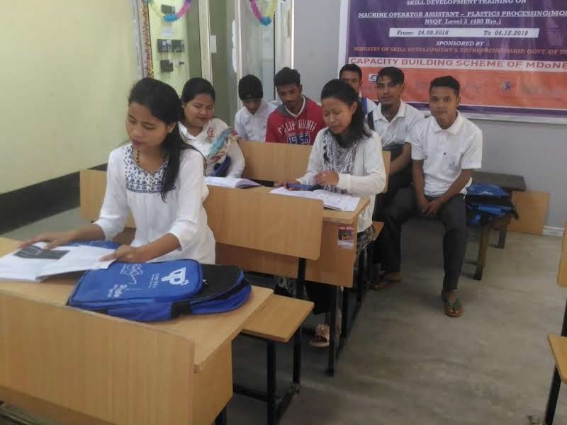 Les étudiants de Shillong, inscrits au CIPET Guwahati, aux côtés d'autres étudiants